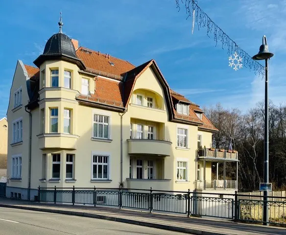 19-Raum-Mehrfamilienhaus in Weida (Weida)