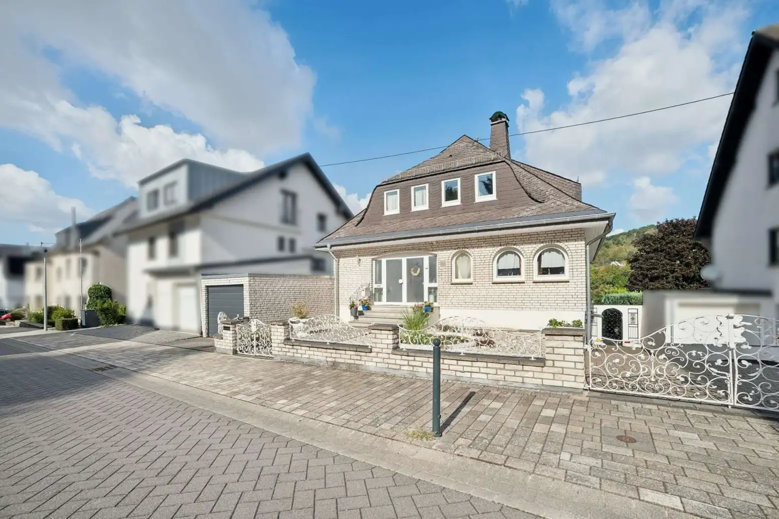 Einfamilienhaus (freistehend) mit 7 Zimmern in Linz am Rhein, Bild 2