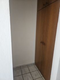 Garderobenniesche mit Einbauschrank